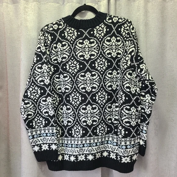Vintage Black and White Knit Cardigan‎ - Picture 2 of 6